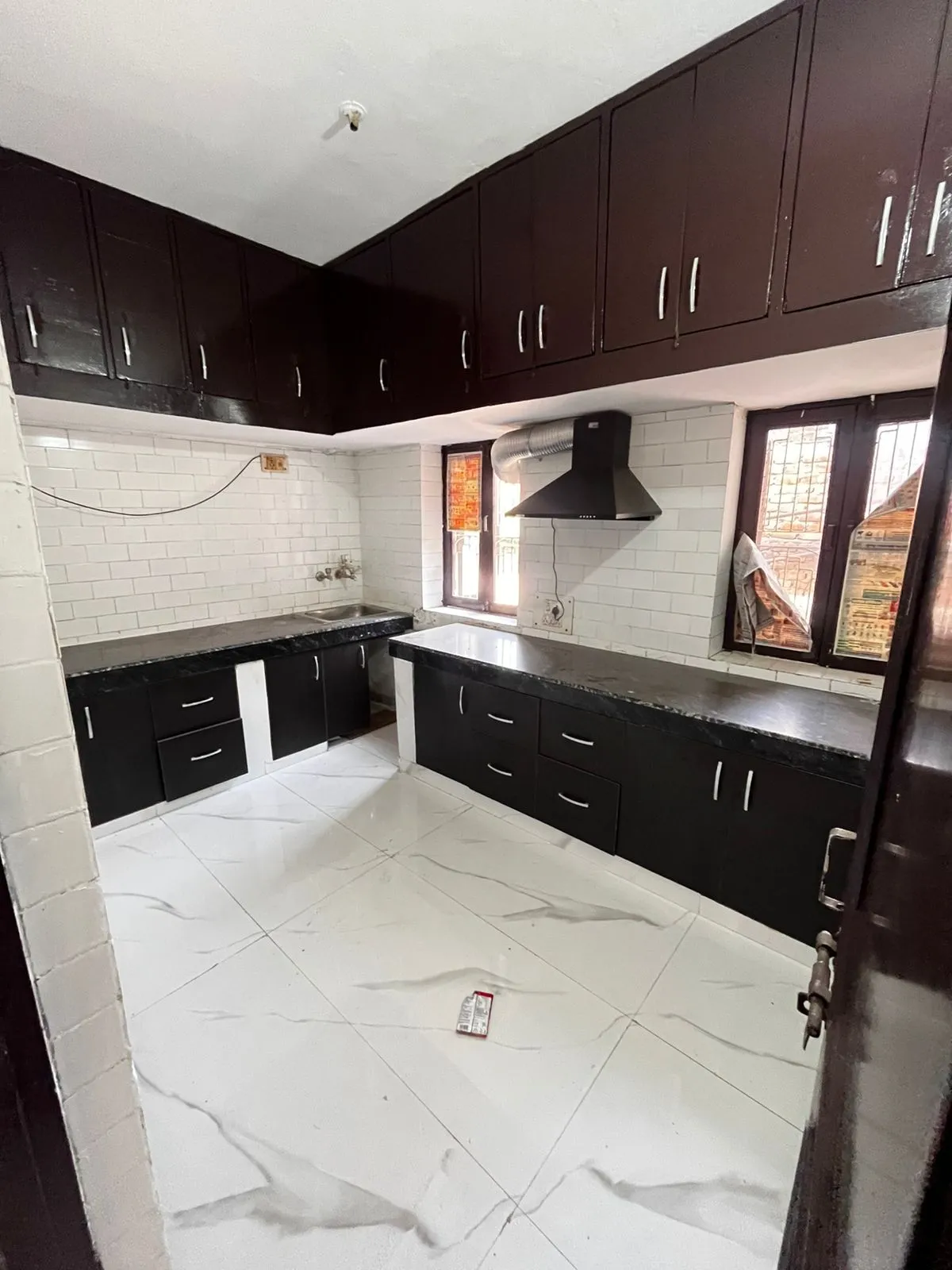 🏡 2BHK Semi-Furnished Builder Floor for Rent | Sector 17B, Gurgaon